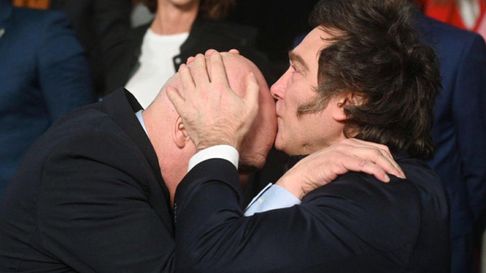 El gobierno de Milei cruje con el escándalo narco que tiene en el ojo de la tormenta a José Luis Espert. El gobierno de Milei cruje con el escándalo narco que tiene en el ojo de la tormenta a José Luis Espert.