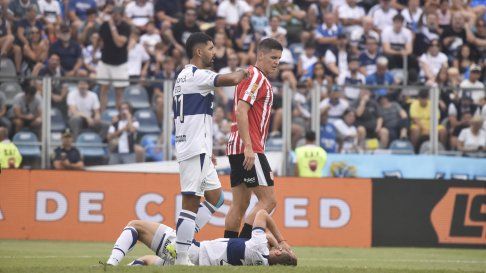 Un golpe de Carrillo en el área, lo que reclamó todo Gimnasia Un golpe de Carrillo en el área, lo que reclamó todo Gimnasia