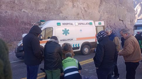 A raíz del siniestro, se implementó un corte total de la Ruta Nacional 7, principal vía de conexión con Chile. A raíz del siniestro, se implementó un corte total de la Ruta Nacional 7, principal vía de conexión con Chile.