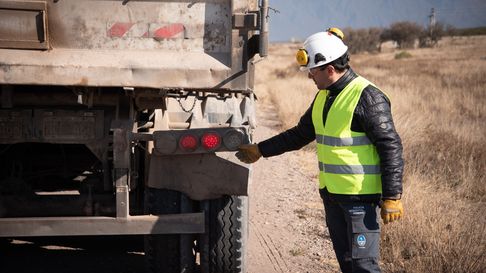 El Gobierno multiplica la propaganda sobre los controles mineros con el objetivo de vencer la resistencia social a la megaminería. El Gobierno multiplica la propaganda sobre los controles mineros con el objetivo de vencer la resistencia social a la megaminería.
