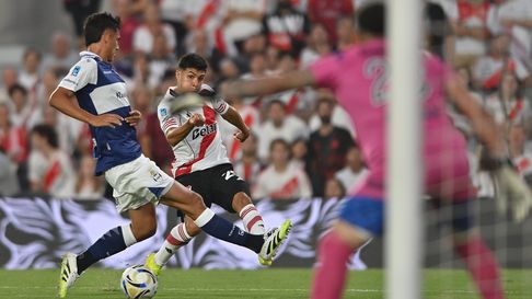 River venció por 2 a 0 a Gimnasia en el Monumental. River venció por 2 a 0 a Gimnasia en el Monumental.