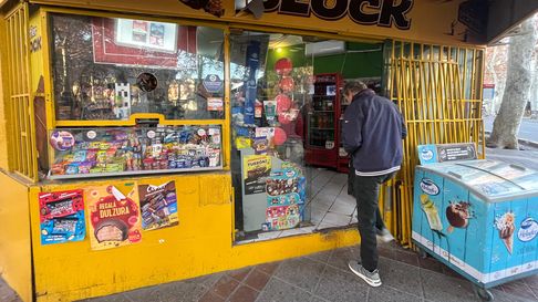 Uno de los kioscos que sufrió una entradera en el centro de la Ciudad Uno de los kioscos que sufrió una entradera en el centro de la Ciudad