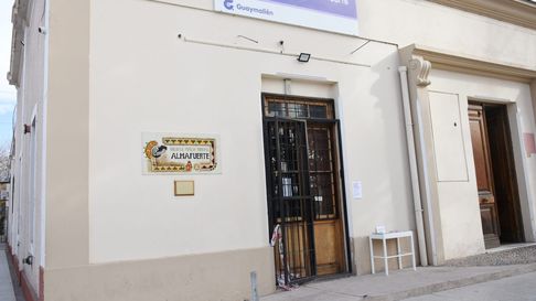 La Biblioteca Municipal Almafuerte de Guaymallén cumple 110 años y conserva un patrimonio de más de 33.000 libros. La Biblioteca Municipal Almafuerte de Guaymallén cumple 110 años y conserva un patrimonio de más de 33.000 libros.