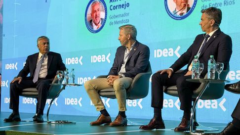 El Gobernador participó del Coloquio IDEA en Mar del Plata. El Gobernador participó del Coloquio IDEA en Mar del Plata.