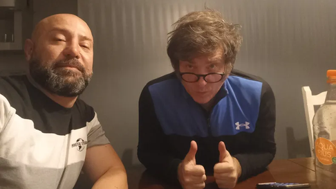 Diego Spagnuolo, ex titular de la ANDIS y complicado en el entramado de coimas, junto a Javier Milei. Diego Spagnuolo, ex titular de la ANDIS y complicado en el entramado de coimas, junto a Javier Milei.