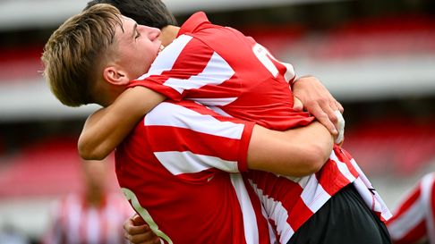 La Reserva de Estudiantes goleó y sigue en lo más alto La Reserva de Estudiantes goleó y sigue en lo más alto