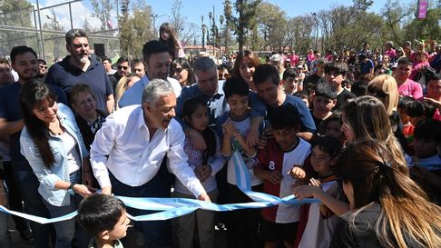cornejo en modo blindaje: la hiperactividad como escudo a la opaca campana de petri y el coimas gate cornejo en modo blindaje: la hiperactividad como escudo a la opaca campana de petri y el coimas gate