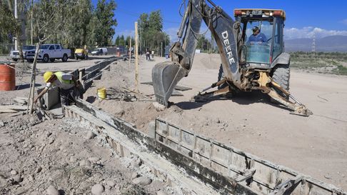 Construirán una rotonda para agilizar el tránsito en Elpidio González y Estrada. Construirán una rotonda para agilizar el tránsito en Elpidio González y Estrada.