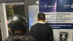 Terror en Villa Elvira: persecución y tiros entre dos hombres y la policía Terror en Villa Elvira: persecución y tiros entre dos hombres y la policía