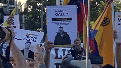 La esposa del argentino detenido en Venezuela, Nahuel Gallo, confirmó que no pudieron verlo y que el gendarme sigue incomunicado. La esposa del argentino detenido en Venezuela, Nahuel Gallo, confirmó que no pudieron verlo y que el gendarme sigue incomunicado.