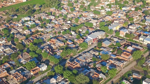 denuncian que un hombre abuso de su empleada en la megatoma de los hornos denuncian que un hombre abuso de su empleada en la megatoma de los hornos