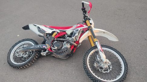 robo una moto de una conocida concesionaria de godoy cruz y la dejo tirada antes de ser detenido robo una moto de una conocida concesionaria de godoy cruz y la dejo tirada antes de ser detenido