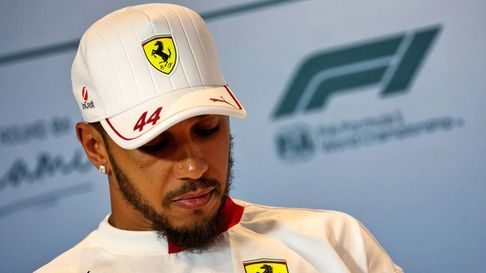 Lewis Hamilton se ausentó de los test de la Fórmula 1 para estar con su amigo inseparable. Lewis Hamilton se ausentó de los test de la Fórmula 1 para estar con su amigo inseparable.