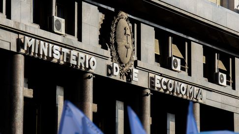 pese a la caida en los ingresos, mayo cerro con superavit fiscal pese a la caida en los ingresos, mayo cerro con superavit fiscal