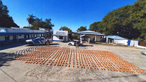 Comienza el juicio por una causa de narcotráfico que investiga a una red acusada de traer droga desde Paraguay. Comienza el juicio por una causa de narcotráfico que investiga a una red acusada de traer droga desde Paraguay.