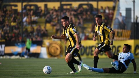 Madryn-Racing, por la Primera Nacional. Madryn-Racing, por la Primera Nacional.