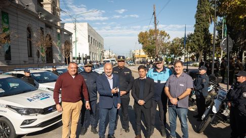 kicillof reafirmo su alianza con mario secco con un acto en ensenada kicillof reafirmo su alianza con mario secco con un acto en ensenada