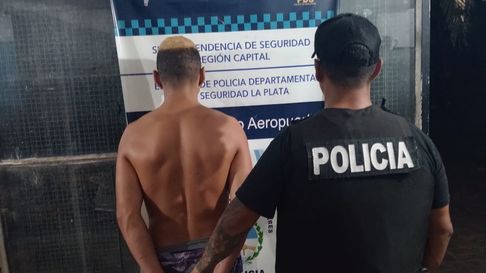 Cayó un hombre de 25 años por intento de homicidio en Villa Elvira, La Plata. Cayó un hombre de 25 años por intento de homicidio en Villa Elvira, La Plata.