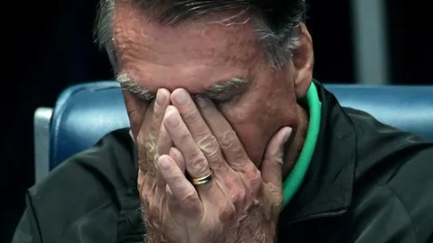 El Supremo Tribunal de Brasil condenó a Jair Bolsonaro por intento de golpe de Estado y cinco delitos graves. El expresidente espera una sentencia que podría derivar en décadas de prisión. El Supremo Tribunal de Brasil condenó a Jair Bolsonaro por intento de golpe de Estado y cinco delitos graves. El expresidente espera una sentencia que podría derivar en décadas de prisión.