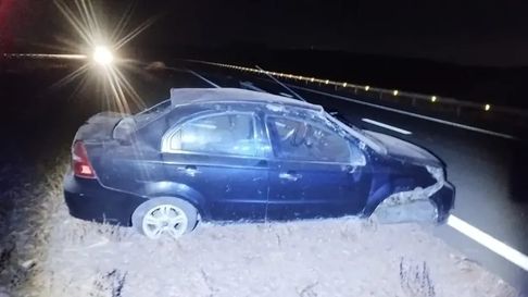 El auto quedó sobre la banquina de la ruta El auto quedó sobre la banquina de la ruta