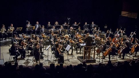 La entrada al Teatro Argentino es gratuita. La entrada al Teatro Argentino es gratuita.
