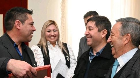 El intendente junto a los nuevos representantes del Concejo Deliberante local. El intendente junto a los nuevos representantes del Concejo Deliberante local.