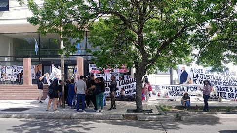 protesta en san rafael de familiares de la tragedia de la cuesta de los terneros protesta en san rafael de familiares de la tragedia de la cuesta de los terneros