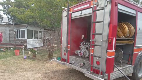 City Bell: así trabajaron los Bomberos Voluntarios de Arturo Seguí en el incendio de pastizales City Bell: así trabajaron los Bomberos Voluntarios de Arturo Seguí en el incendio de pastizales