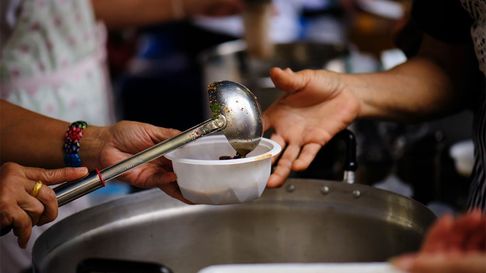 La emergencia alimentaria en la Provincia desató otro round en la interna peronista La emergencia alimentaria en la Provincia desató otro round en la interna peronista