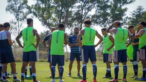 Gimnasia cierra el mercado de pases y piensa en el debut por el Torneo Apertura Gimnasia cierra el mercado de pases y piensa en el debut por el Torneo Apertura