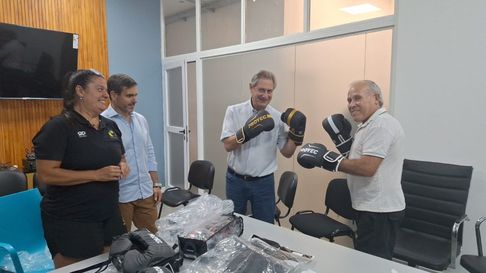 Omar Félix se mete en la campaña electoral y se mostró junto al candidato Francisco Perdigues Omar Félix se mete en la campaña electoral y se mostró junto al candidato Francisco Perdigues