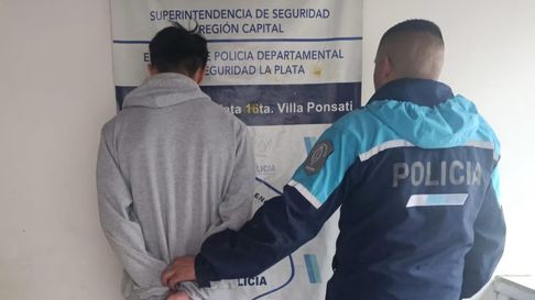 iban en motos robadas y los detuvieron en la plata iban en motos robadas y los detuvieron en la plata