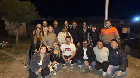 Radicales de Guaymallén fueron en gran número a la paella radical en General Alvear. Radicales de Guaymallén fueron en gran número a la paella radical en General Alvear.