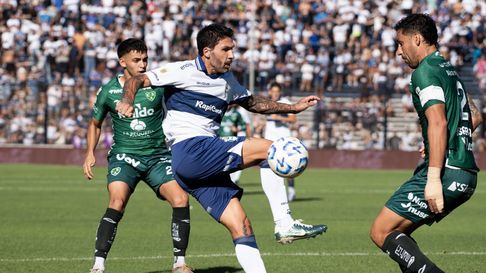 En Gimnasia saben que Lucas Castro deberá cuidarse de la amarilla en Córodoba En Gimnasia saben que Lucas Castro deberá cuidarse de la amarilla en Córodoba