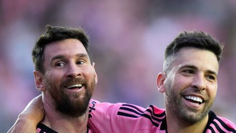 Lionel Messi se despidió de su amigo, Jordi Alba. Lionel Messi se despidió de su amigo, Jordi Alba.