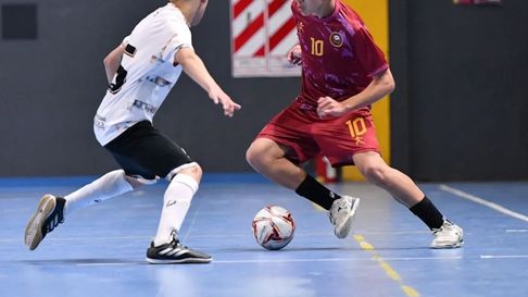 Mendoza venció a Rosario en el Argentino de Selecciones C15 de fútbol de salón. Mendoza venció a Rosario en el Argentino de Selecciones C15 de fútbol de salón.