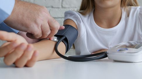 La preocupación de los profesionales se basa en que la hipertensión arterial (HTA) afecta al 46,6% de los mayores de 18 años en Mendoza, y muchos no lo saben. La preocupación de los profesionales se basa en que la hipertensión arterial (HTA) afecta al 46,6% de los mayores de 18 años en Mendoza, y muchos no lo saben.