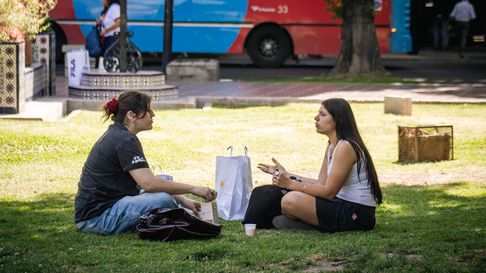 mendoza se prepara para un martes de calor en ascenso y una maxima veraniega mendoza se prepara para un martes de calor en ascenso y una maxima veraniega