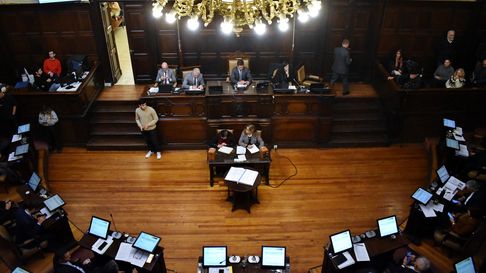 La Cámara de Diputados tratará de debatir el miércoles la suspensión de las PASO. La Cámara de Diputados tratará de debatir el miércoles la suspensión de las PASO.