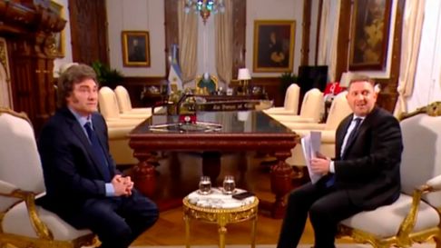 Javier Milei y Jonatan Viale en TN en la noche de este lunes. Javier Milei y Jonatan Viale en TN en la noche de este lunes.