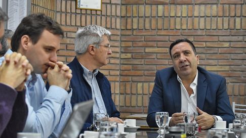 La Legislatura de Mendoza analiza modificar la Ley de Tránsito para simplificar el cambio de domicilio y adherir al nuevo sistema de licencias digitales establecido por el Decreto Nacional 196/25. La Legislatura de Mendoza analiza modificar la Ley de Tránsito para simplificar el cambio de domicilio y adherir al nuevo sistema de licencias digitales establecido por el Decreto Nacional 196/25.