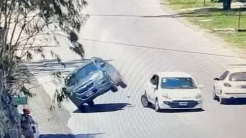 choque entre dos autos y milagro en ensenada choque entre dos autos y milagro en ensenada