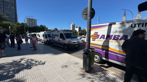 Sirenazo y fuerte pedido de justicia frente a la Municipalidad de La Plata Sirenazo y fuerte pedido de justicia frente a la Municipalidad de La Plata
