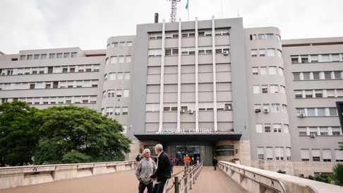 En el Hospital Central hay conflicto con trabajadores en reclamo de mejoras salariales. En el Hospital Central hay conflicto con trabajadores en reclamo de mejoras salariales.