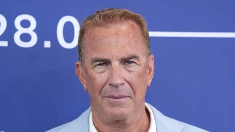 Kevin Costner fue denunciado por una actriz por una escena de abuso grabada sin su consentimiento. Kevin Costner fue denunciado por una actriz por una escena de abuso grabada sin su consentimiento.