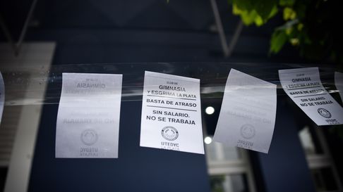 UTEDYC realiza una fuerte protesta en las puertas de la sede de Gimnasia por falta de pagos UTEDYC realiza una fuerte protesta en las puertas de la sede de Gimnasia por falta de pagos