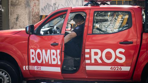 Bomberos controlaron el incendio desatado en la Cuarta Sección de Ciudad. Bomberos controlaron el incendio desatado en la Cuarta Sección de Ciudad.