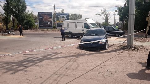 La persecución culminó con un accidente. La persecución culminó con un accidente.