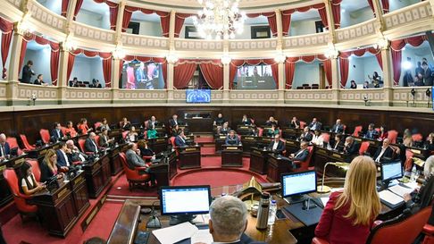 el senado bonaerense suspendio la sesion tras la condena a cristina fernandez el senado bonaerense suspendio la sesion tras la condena a cristina fernandez