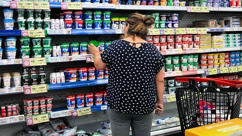 La inflación de enero de 2025, que será anunciada por el Instituto Nacional de Estadística y Censos (INDEC) en las próximas semanas, se estima entre el 2% y el 2,5% según diversas consultoras privadas. La inflación de enero de 2025, que será anunciada por el Instituto Nacional de Estadística y Censos (INDEC) en las próximas semanas, se estima entre el 2% y el 2,5% según diversas consultoras privadas.